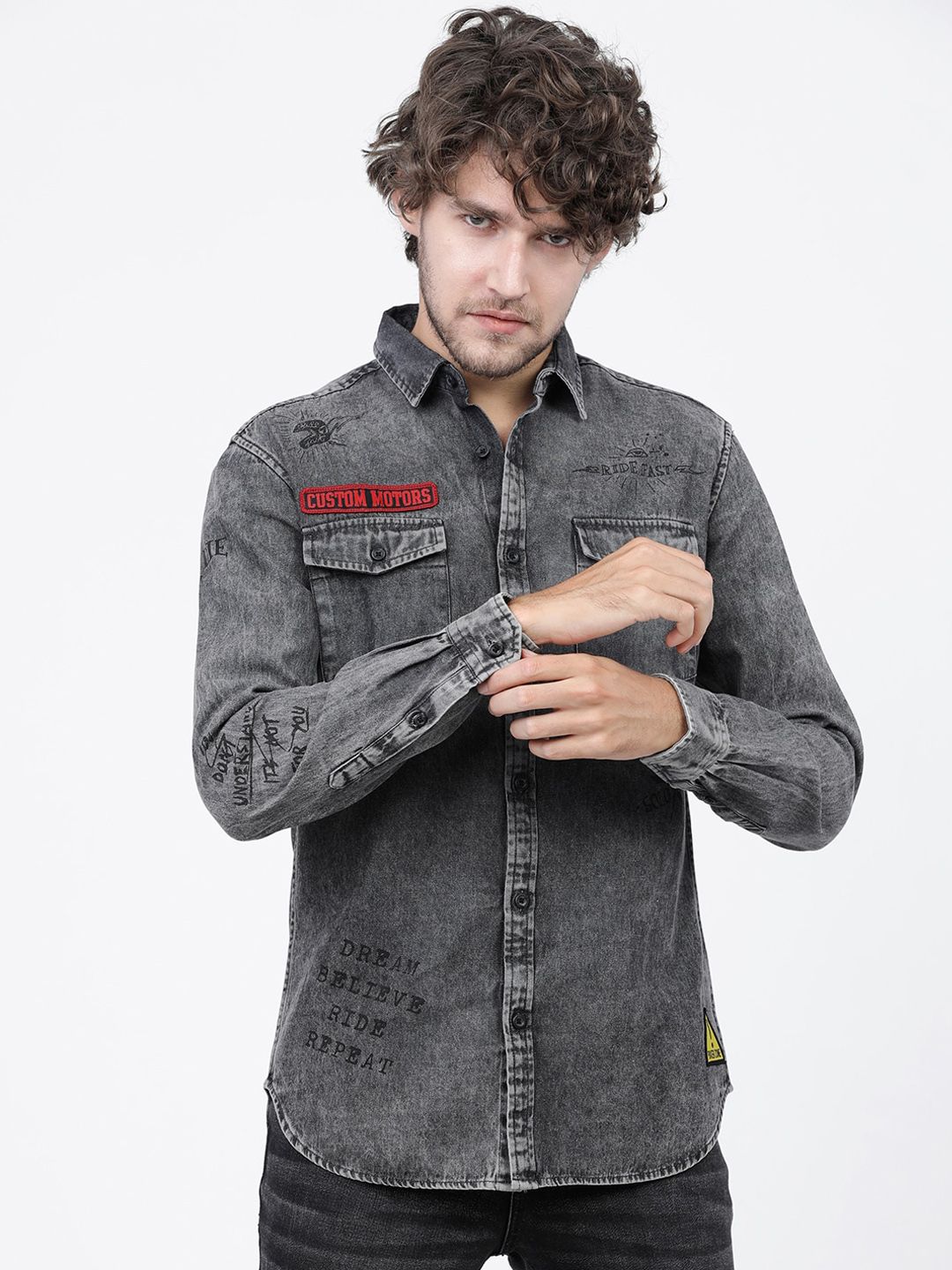 LOCOMOTIVE Men Grey Slim Fit Faded Denim Casual Shirt