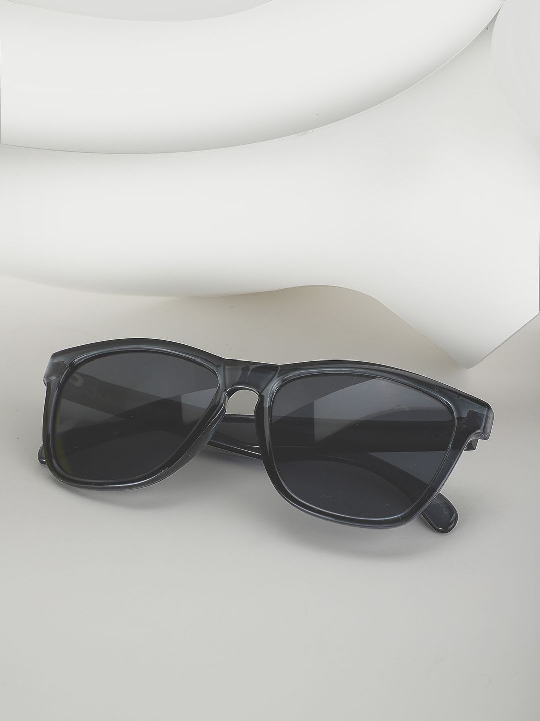Carlton London Men Black Square Sunglasses with UV Protected Lens 80152