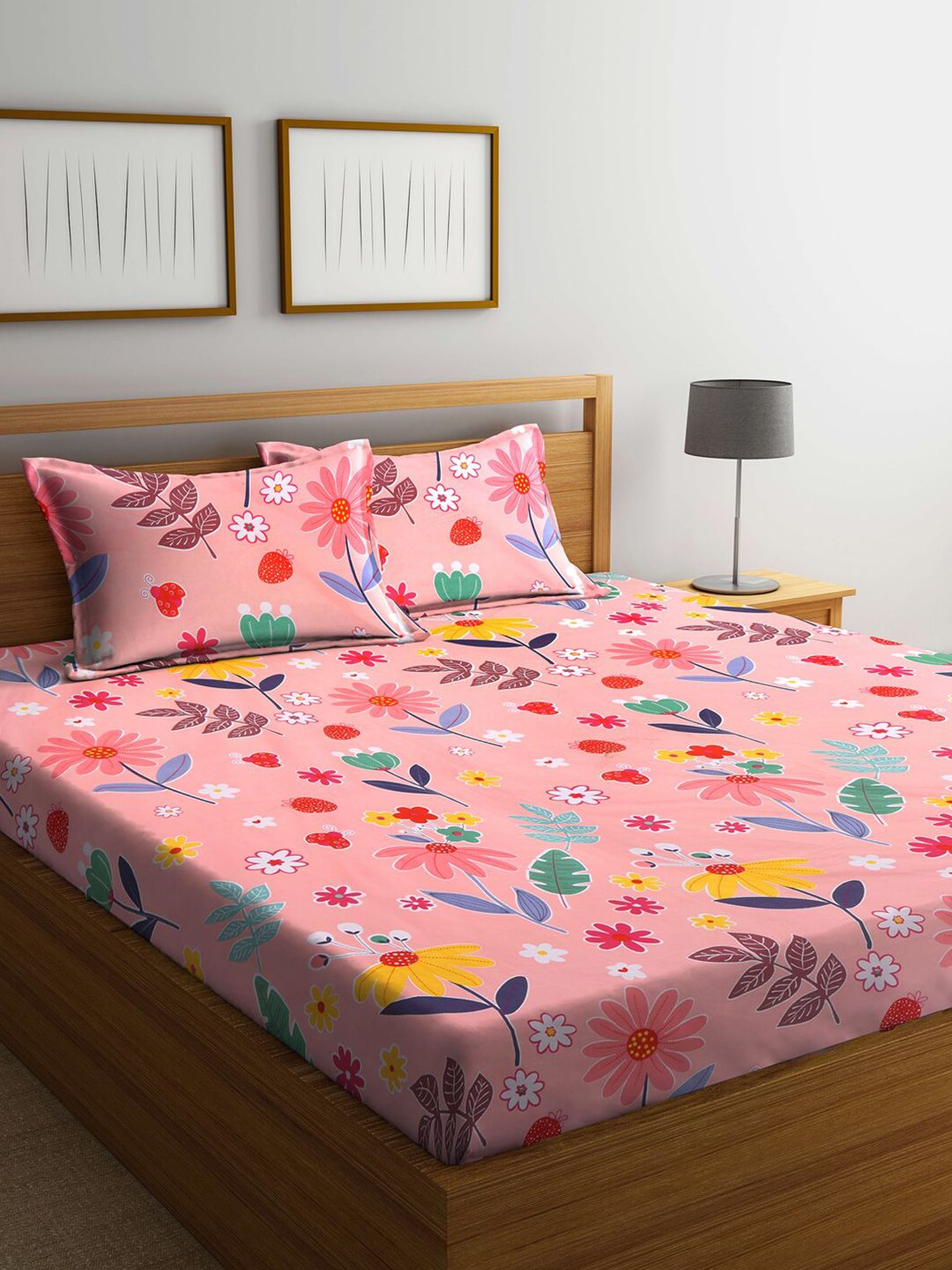 KLOTTHE Pink & White Floral 210 TC King Bedsheet with 2 Pillow Covers Price in India