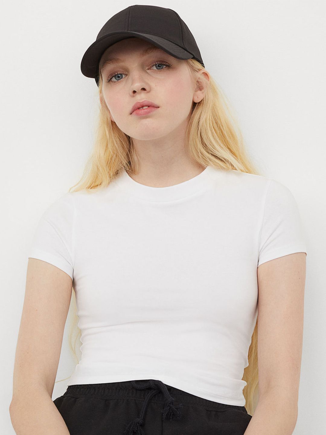 H&M Women White Solid Cropped Top Price in India