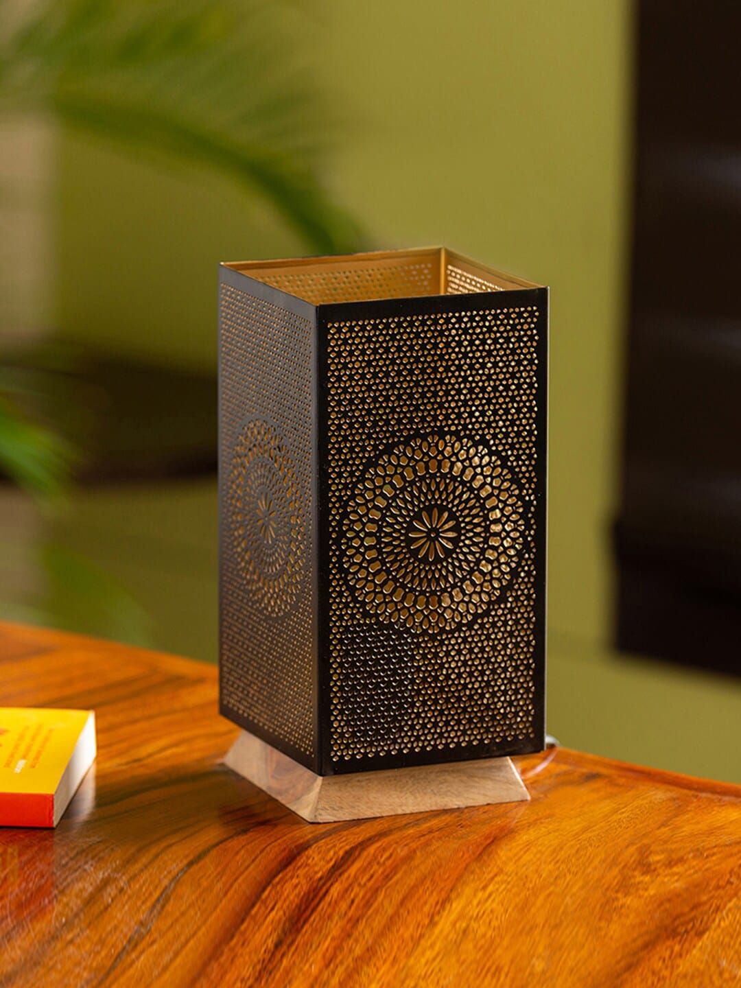 ExclusiveLane Cream-Coloured & Black Hand-Etched Column Wooden Table Lamp with Shade Price in India