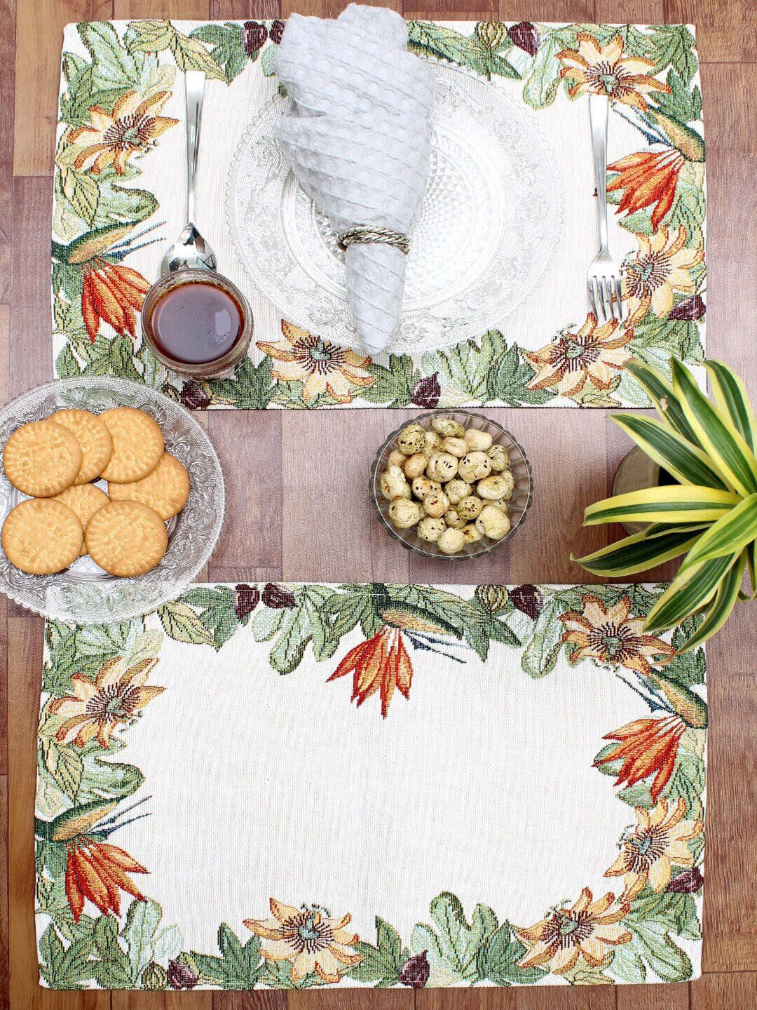 AVI Living Set Of 6 White & Green Jaquard Woven Table Placemats Price in India