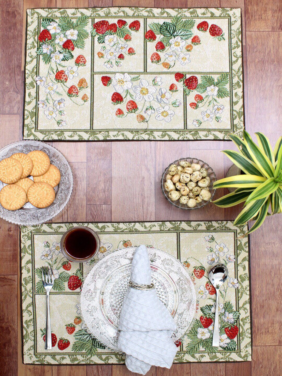 AVI Living Set Of 6 Green & Red Strawberry Delight Table Mats Price in India