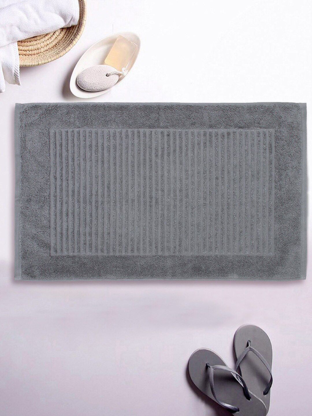 AVI Living Charcoal Grey Solid Ribbed Pure Terry Cotton 800 GSM Bath Rug Price in India