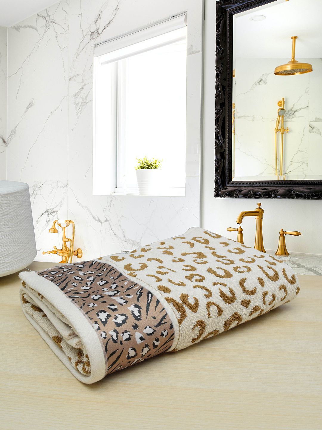 RANGOLI Beige & White Leopard Printed Pure Cotton 541 GSM Bath Towel Price in India