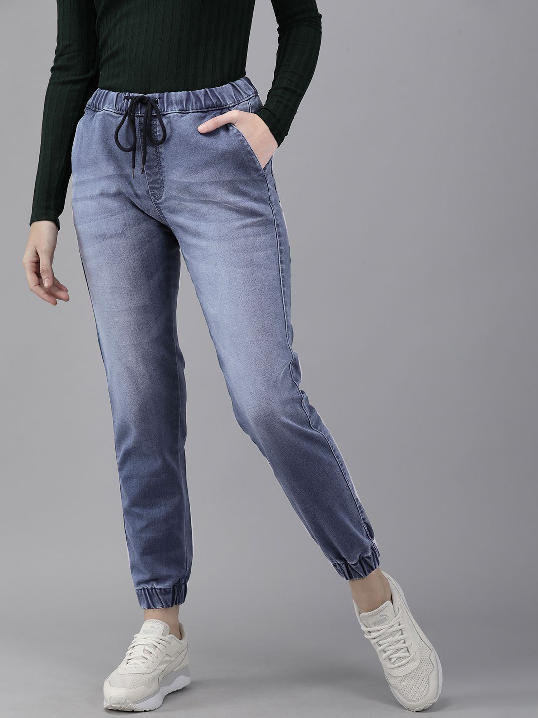 Roadster Women Blue Solid Light Fade Stretchable Jeans Price in India