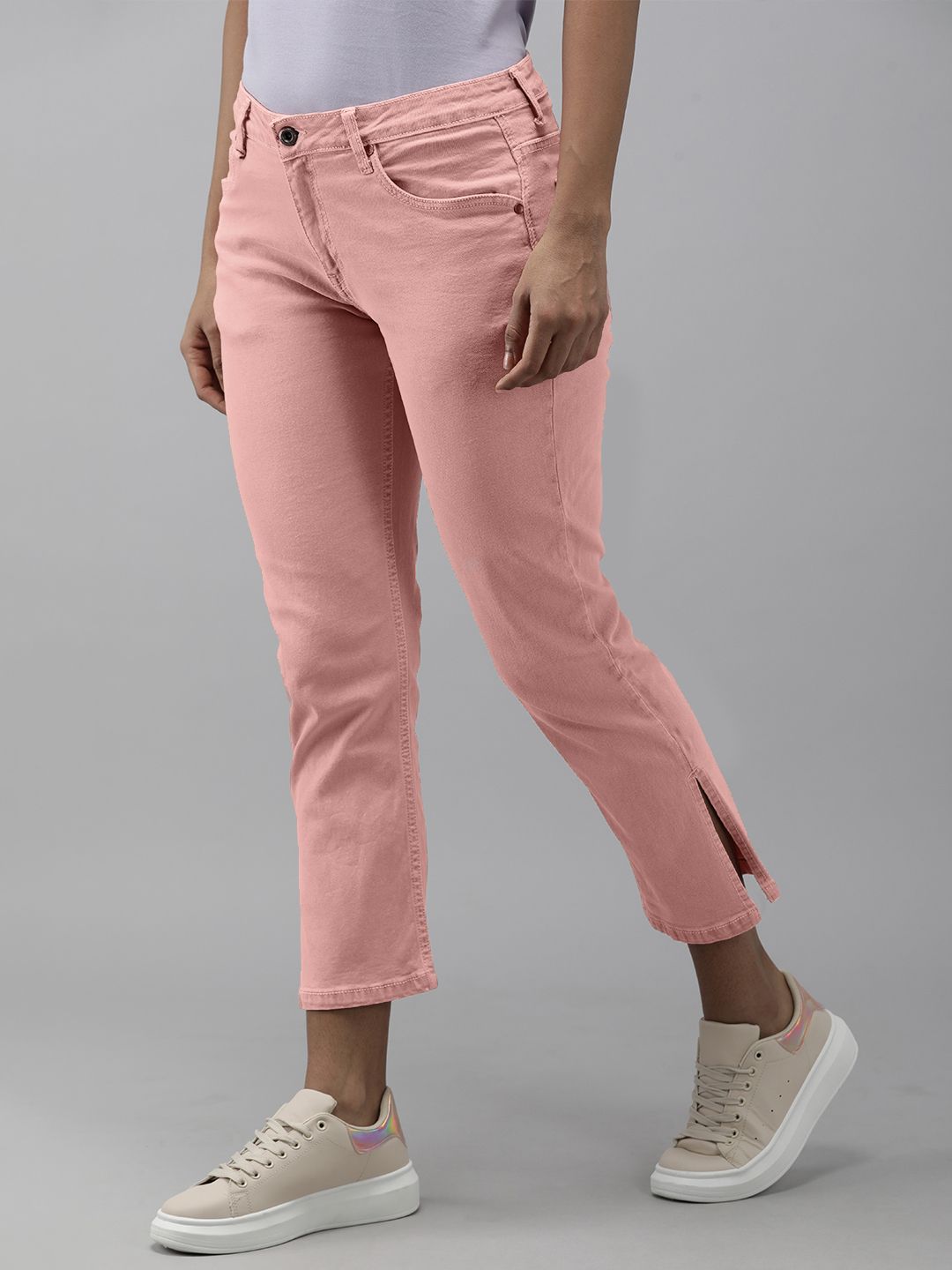 Roadster Women Rose Solid Cropped Stretchable Jeans Price in India