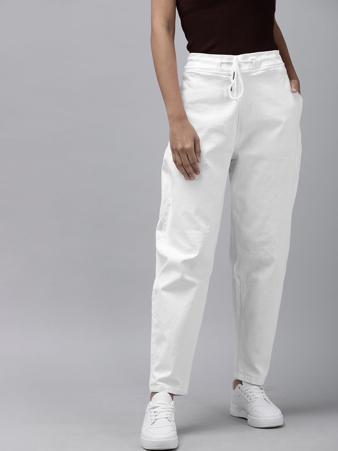 The Roadster Lifestyle Co Women White Mid-Rise Slouchy Jogger Jeans Price in India