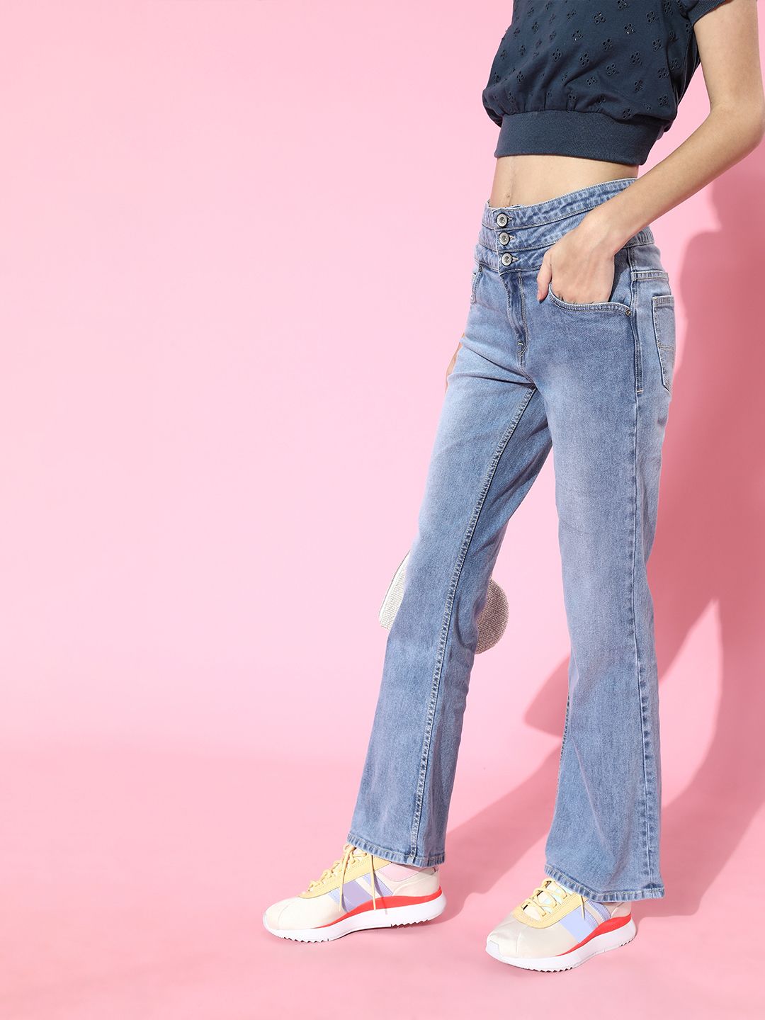 Roadster Women Stunning Blue Mid-Rise Bootcut Fit Stretchable Jeans Price in India