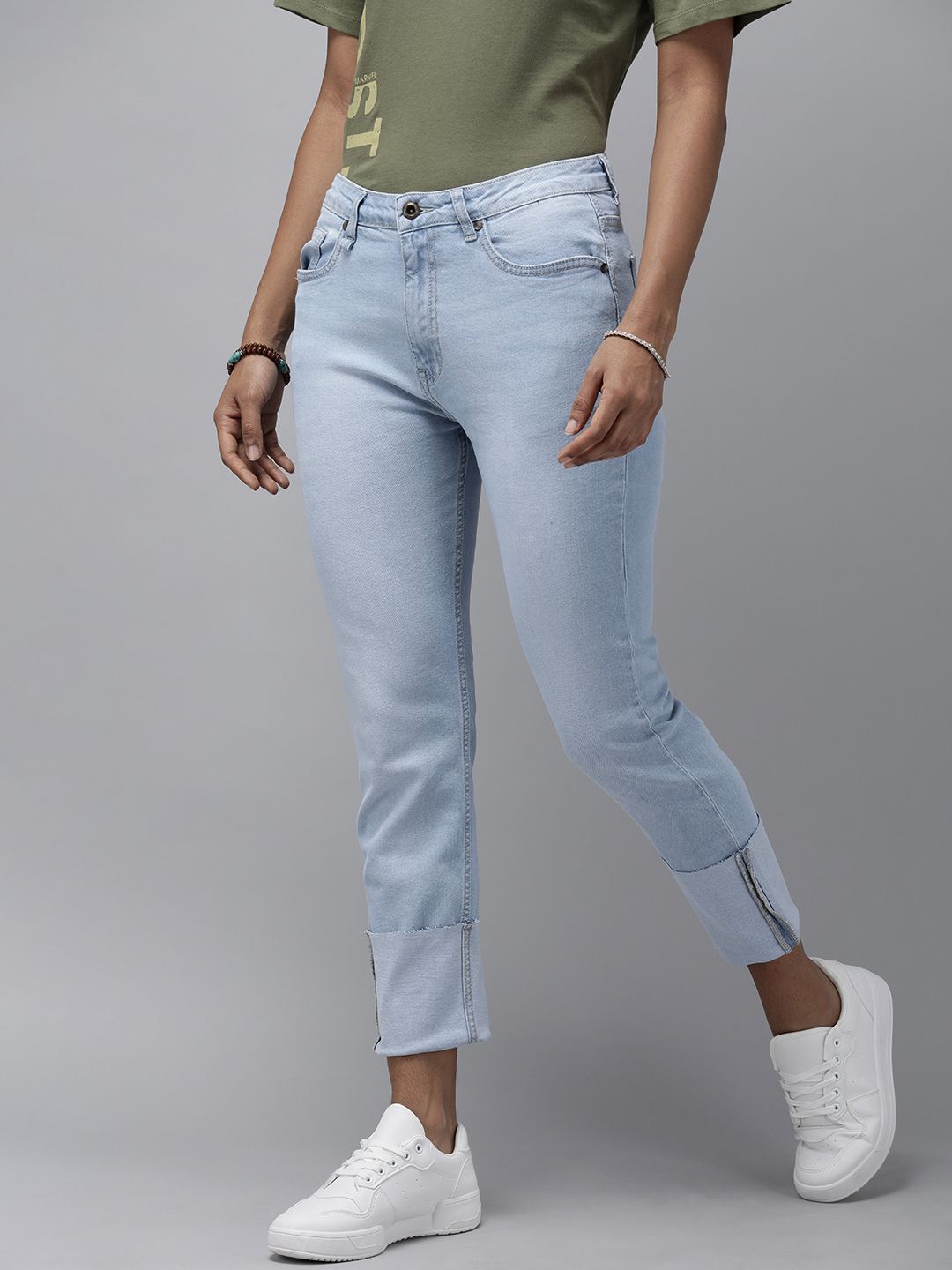 Roadster Women Blue Slim Fit Mid Rise Cropped Stretchable Jeans Price in India