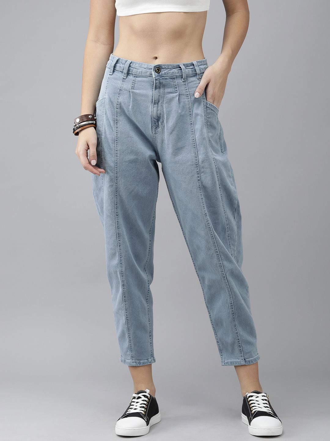 Roadster Women Light Blue Solid Mid-Rise Slouchy Cropped Jeans Price in India