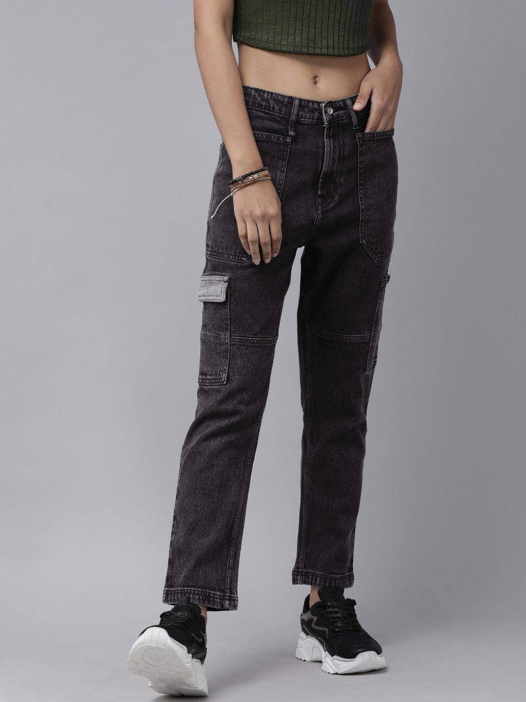 Roadster Women Charcoal Mid-Rise Straight Fit Jeans Price in India