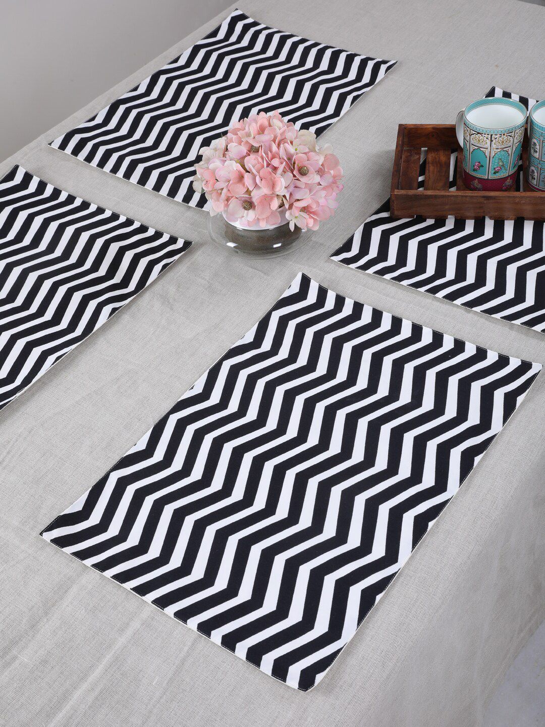 My Gift Booth Black & White Pack of 6 Zig Zag Table Placemats Price in India