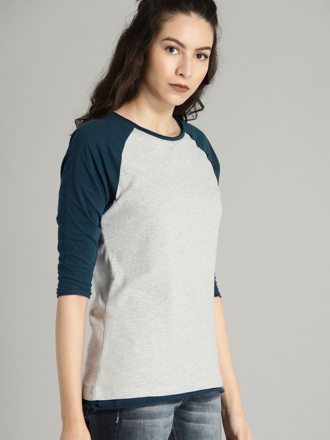 Roadster Women Grey Melange Solid Round Neck Baseball T-shirt