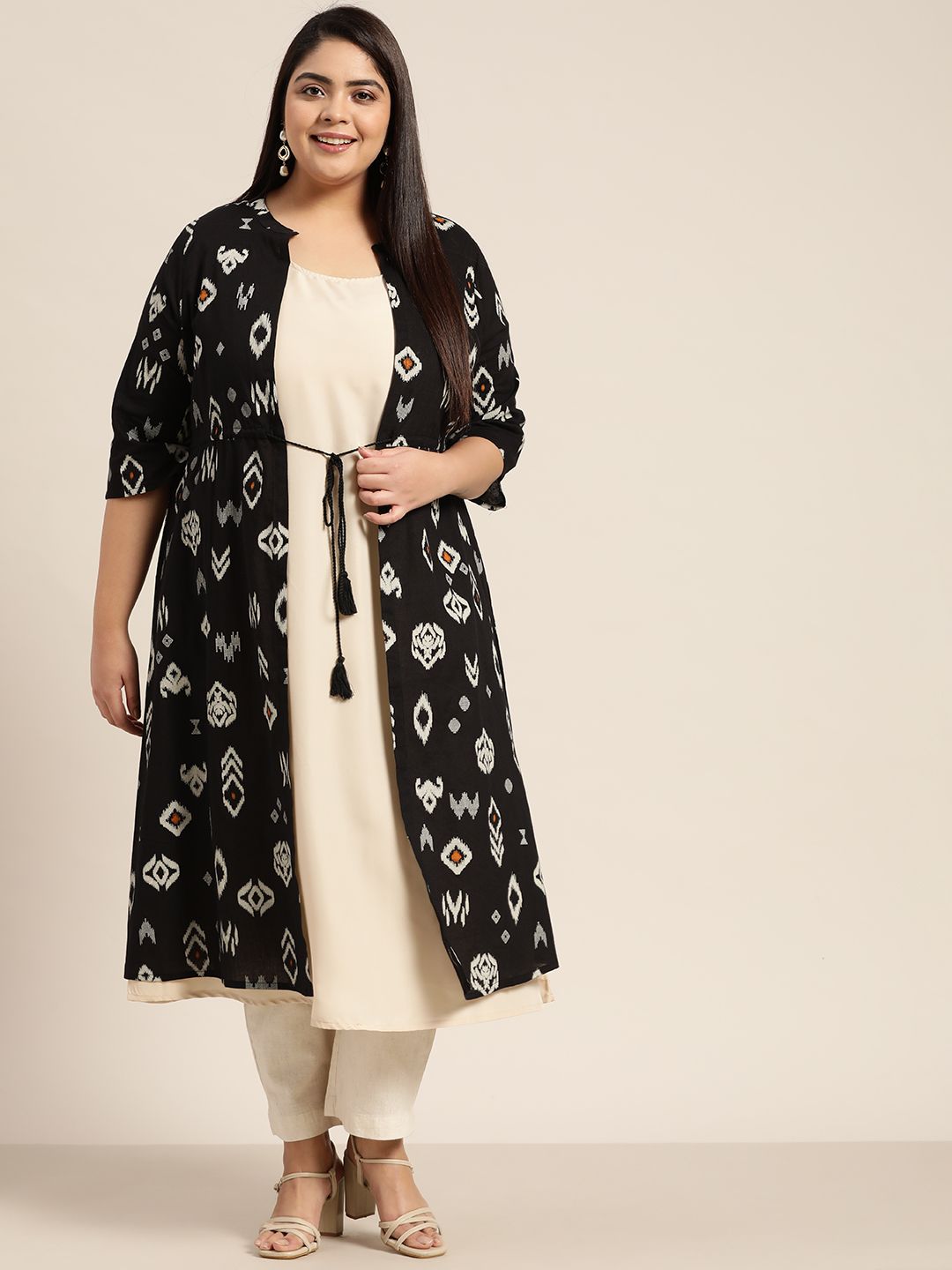 Sztori Women Plus Size Black & White Printed Pure Cotton Ethnic Tie-Up Shrug Price in India