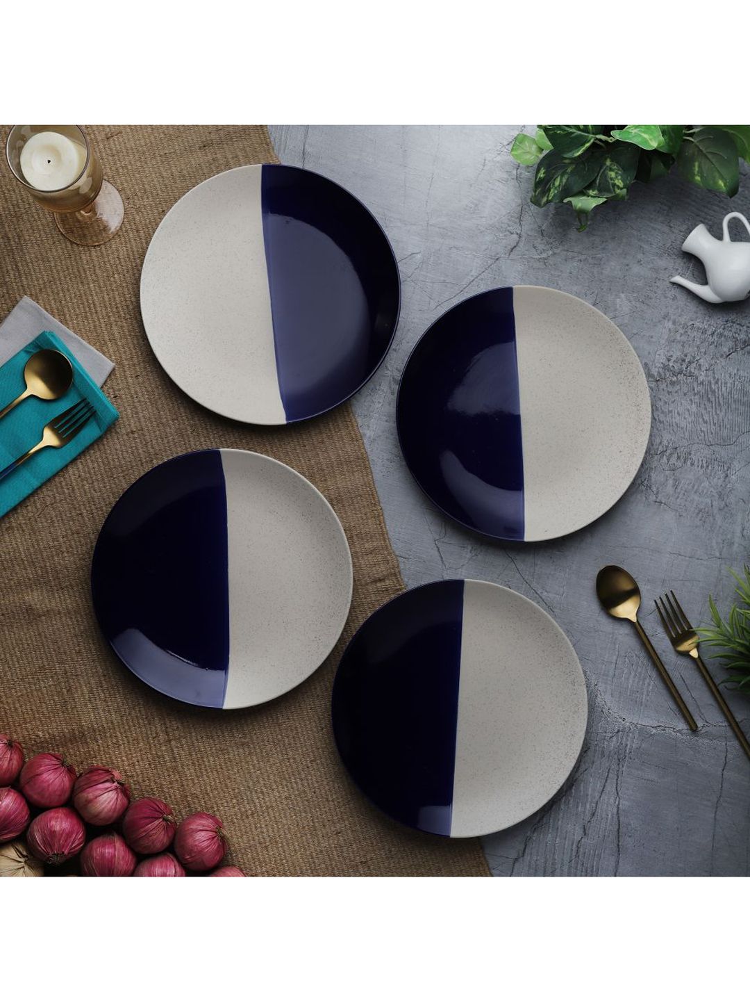 The Decor Mart Blue & White 4 Pieces Printed Ceramic Glossy Plates Price in India