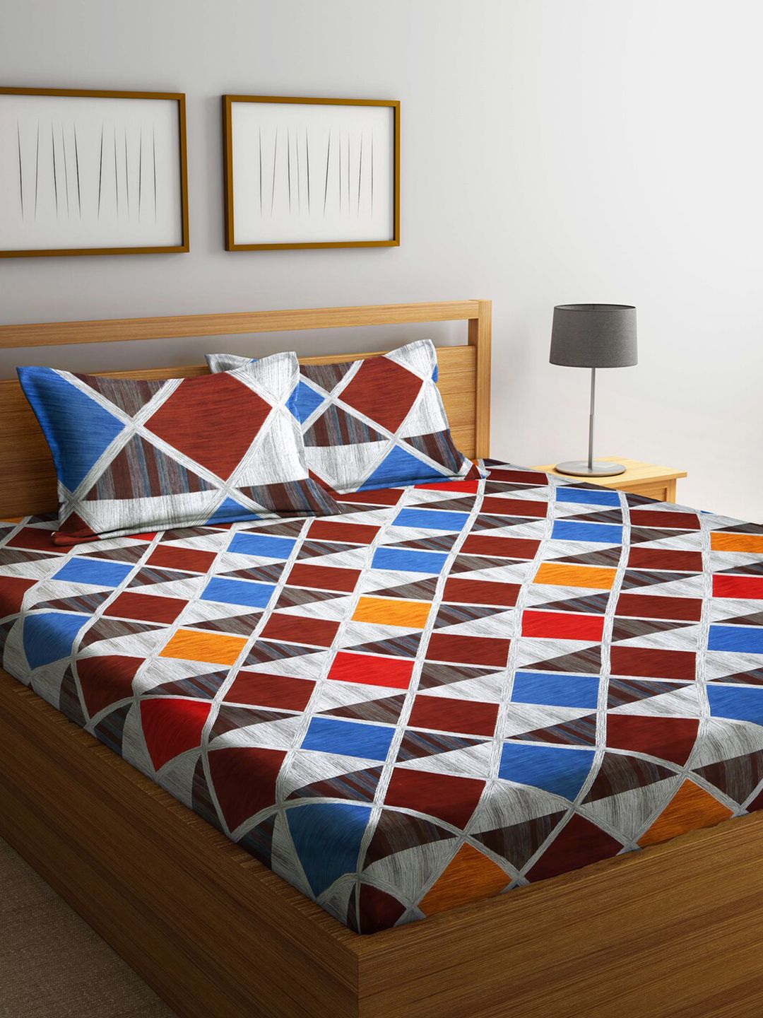 KLOTTHE Off White & Maroon Geometric 210 TC King Bedsheet with 2 Pillow Covers Price in India