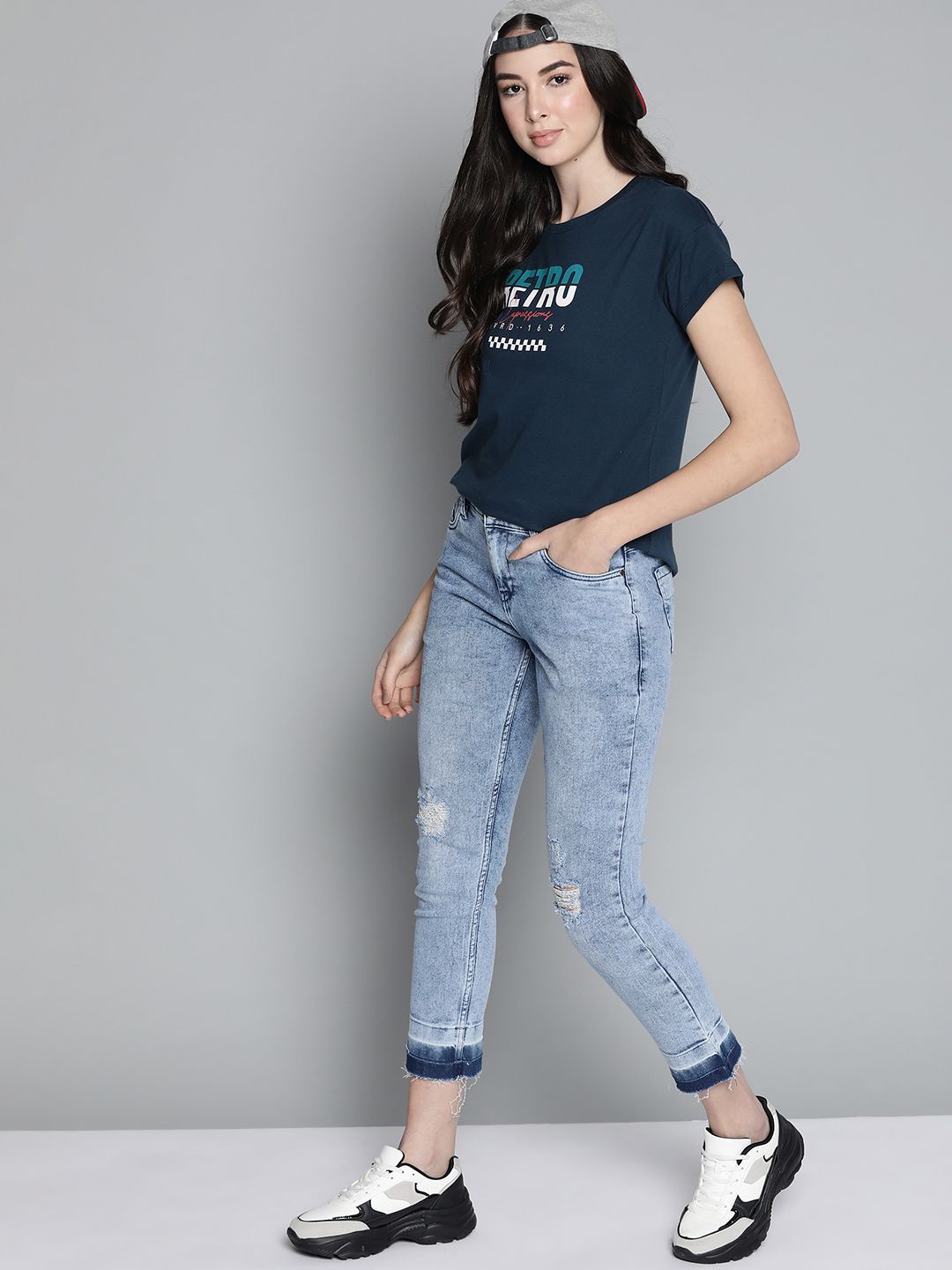 Harvard Women Blue Slim Fit Low Distress Light Fade Stretchable Jeans Price in India