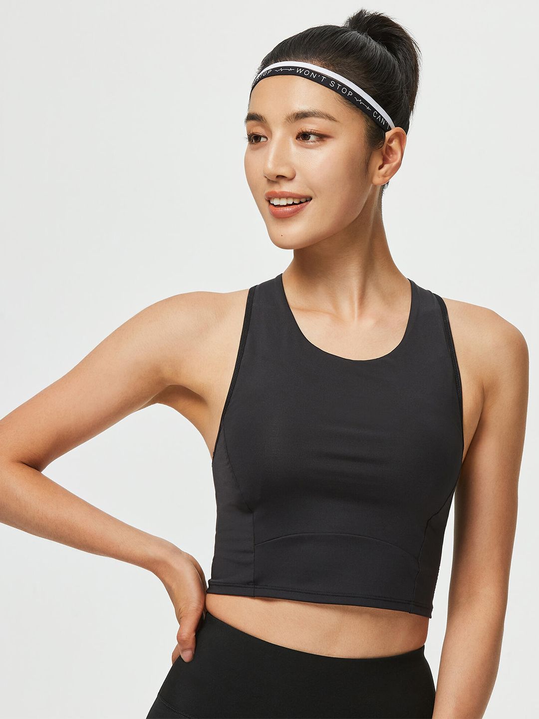 Domyos By Decathlon Black Moderate Support Cropped Fitness Sports Bra 540  Price in India, Full Specifications & Offers