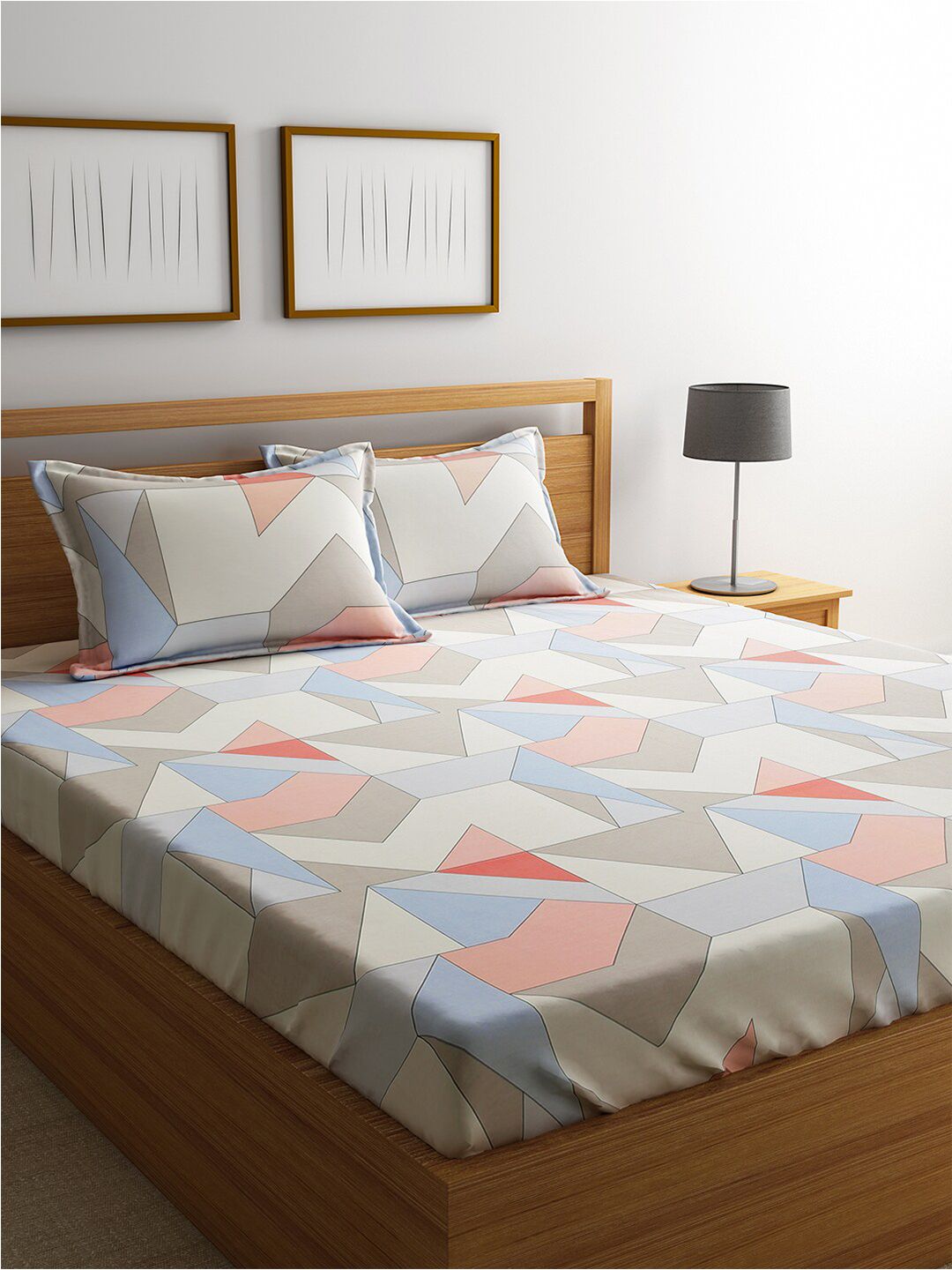 URBAN DREAM White & Peach-Coloured Geometric 210 TC King Bedsheet with 2 Pillow Covers Price in India