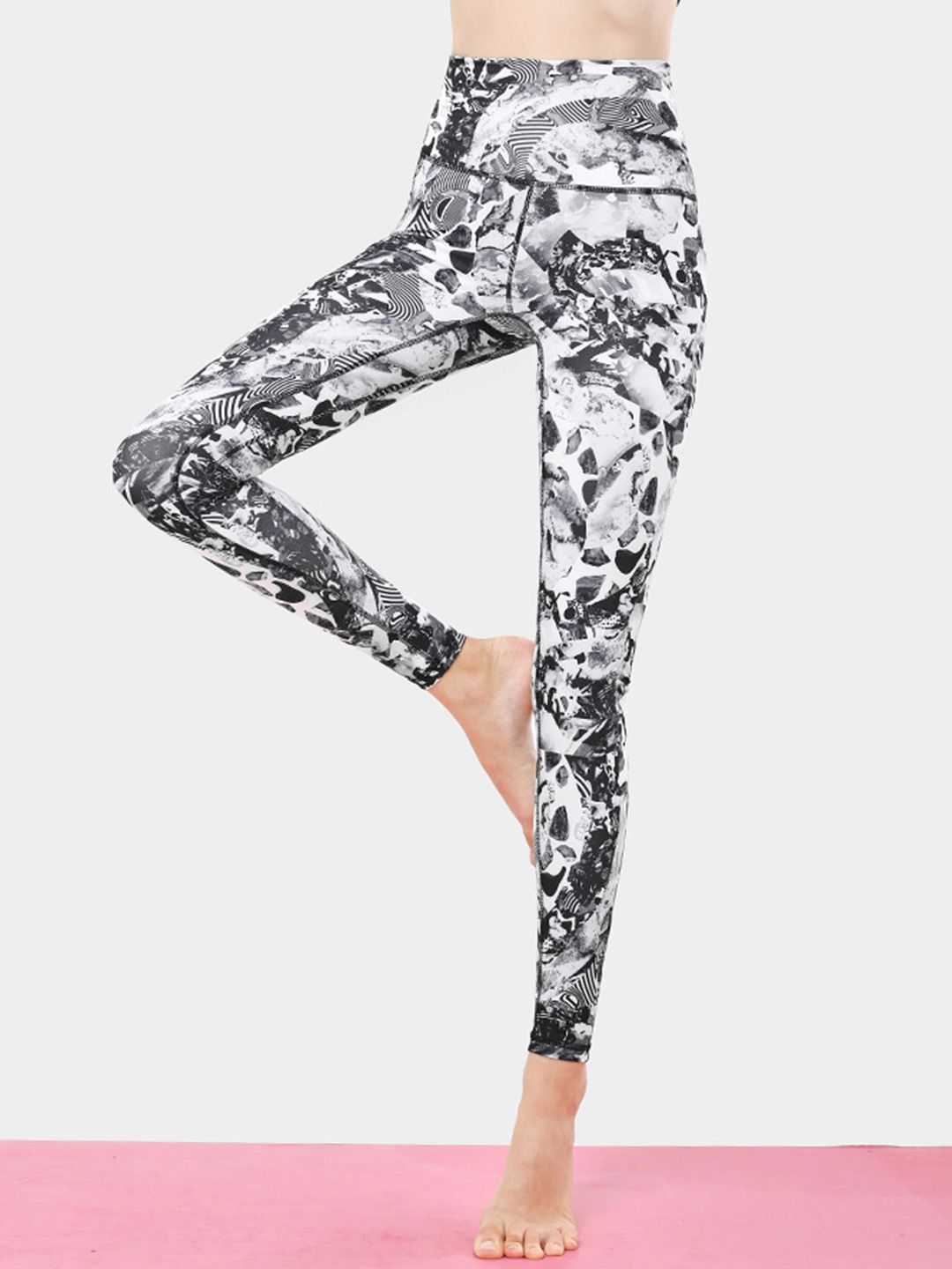 URBANIC Women Off-White & Charcoal Grey Slim Fit Printed Gym Tights Price in India