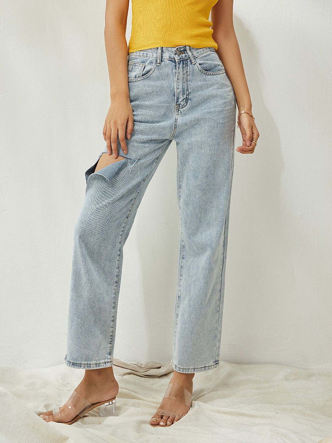 URBANIC Women Blue Solid Ripped Cotton Mid Rise Jeans