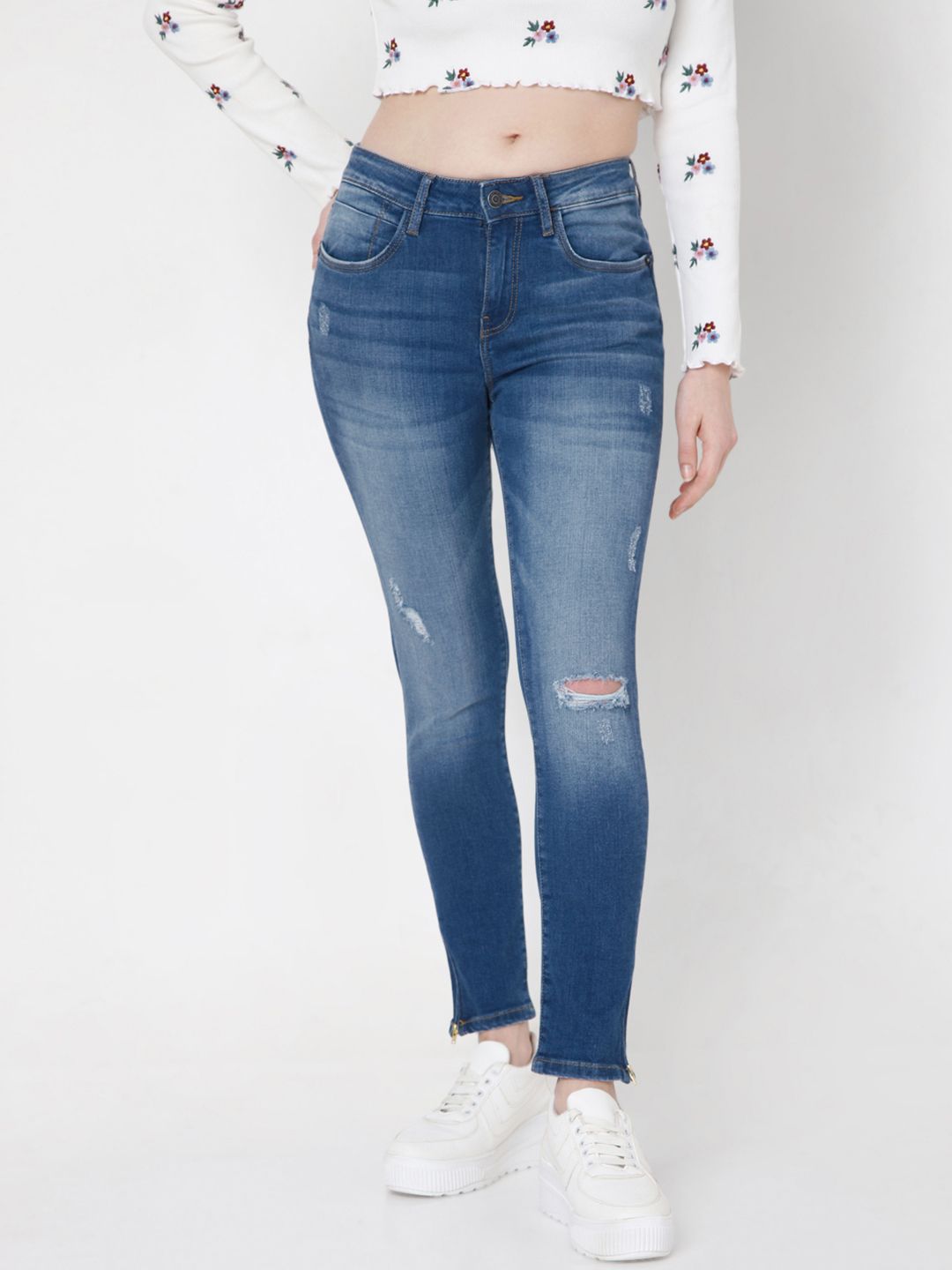 Vero Moda Women Blue Skinny Fit Slash Knee Heavy Fade Jeans Price in India