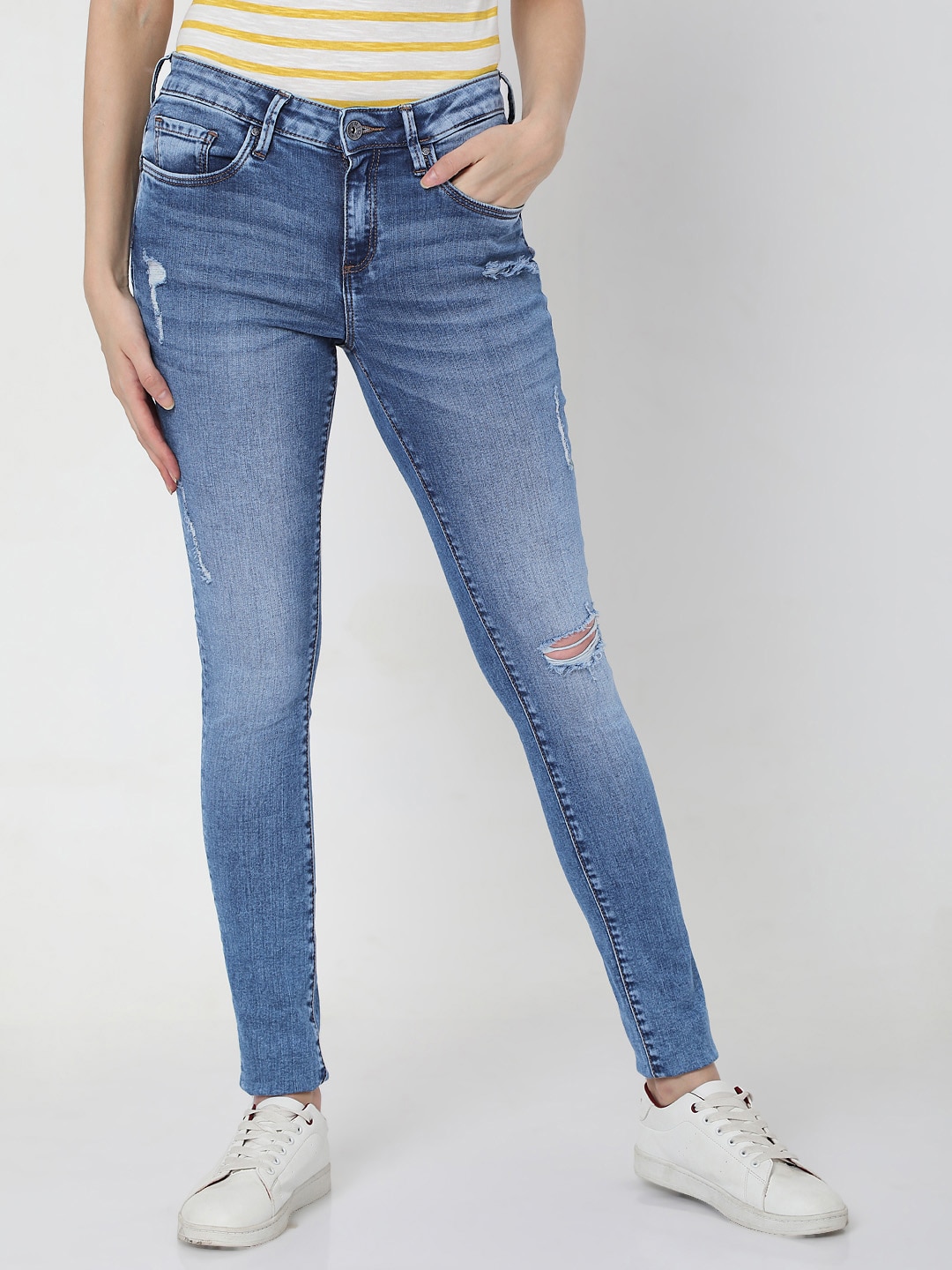 Vero Moda Women Blue Skinny Fit Slash Knee Heavy Fade Stretchable Jeans Price in India