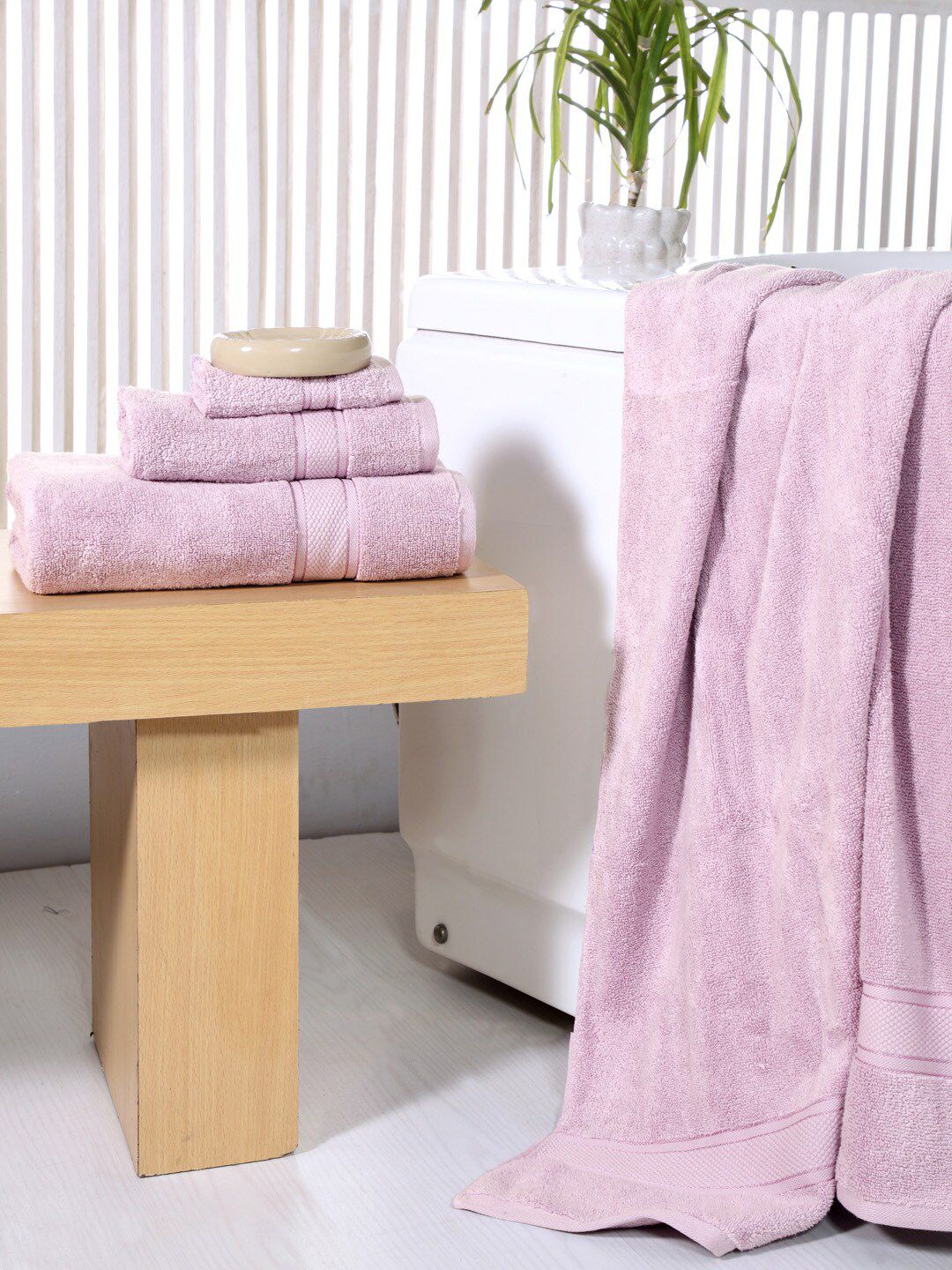 AVI Living Set Of 3 Lavender-Coloured Solid 550 GSM Zero Twist Pure Cotton Towels Price in India
