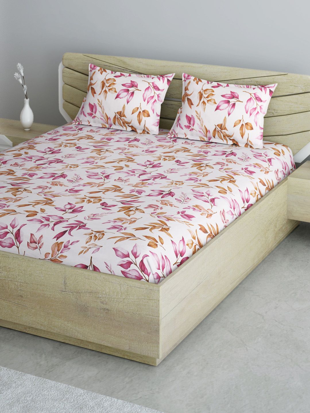 Aura White & Pink Floral 144 TC 120 GSM Queen Bedsheet with 2 Pillow Covers Price in India