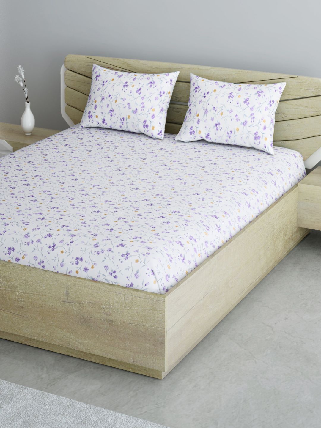 Aura White & Purple Floral 144 TC 120 GSM Cotton Queen Bedsheet with 2 Pillow Covers Price in India