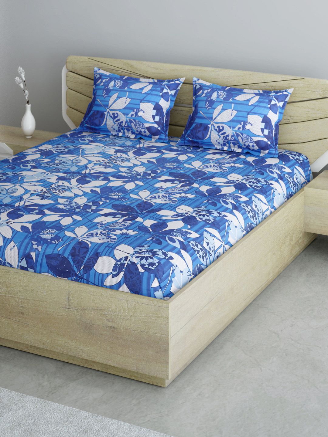 Aura Blue & White Floral 144 TC 120 GSM Queen Bedsheet with 2 Pillow Covers Price in India