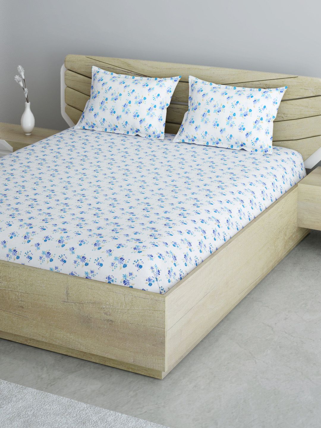 Aura White & Blue Pure Cotton Floral 120 GSM Queen Bedsheet with 2 Pillow Covers Price in India