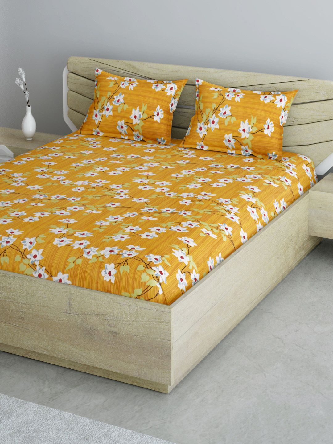 Aura Brown & White Floral 144 TC 120 GSM Queen Bedsheet with 2 Pillow Covers Price in India