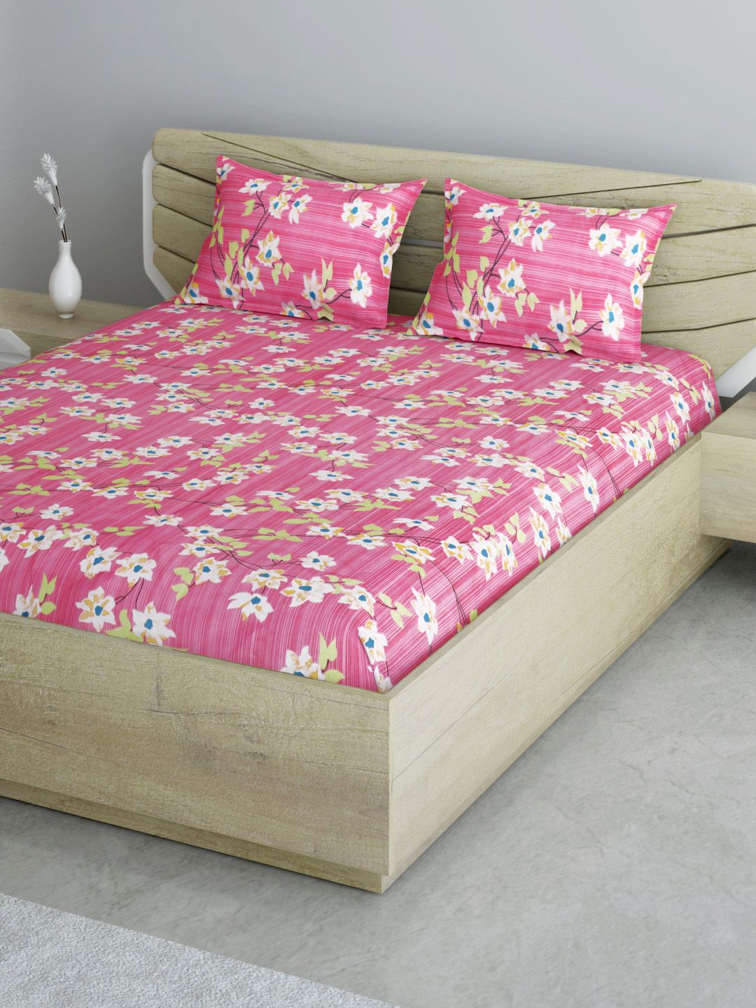 Aura Pink & White Cotton Floral Print 144 TC 120 GSM Queen Bedsheet with 2 Pillow Covers Price in India