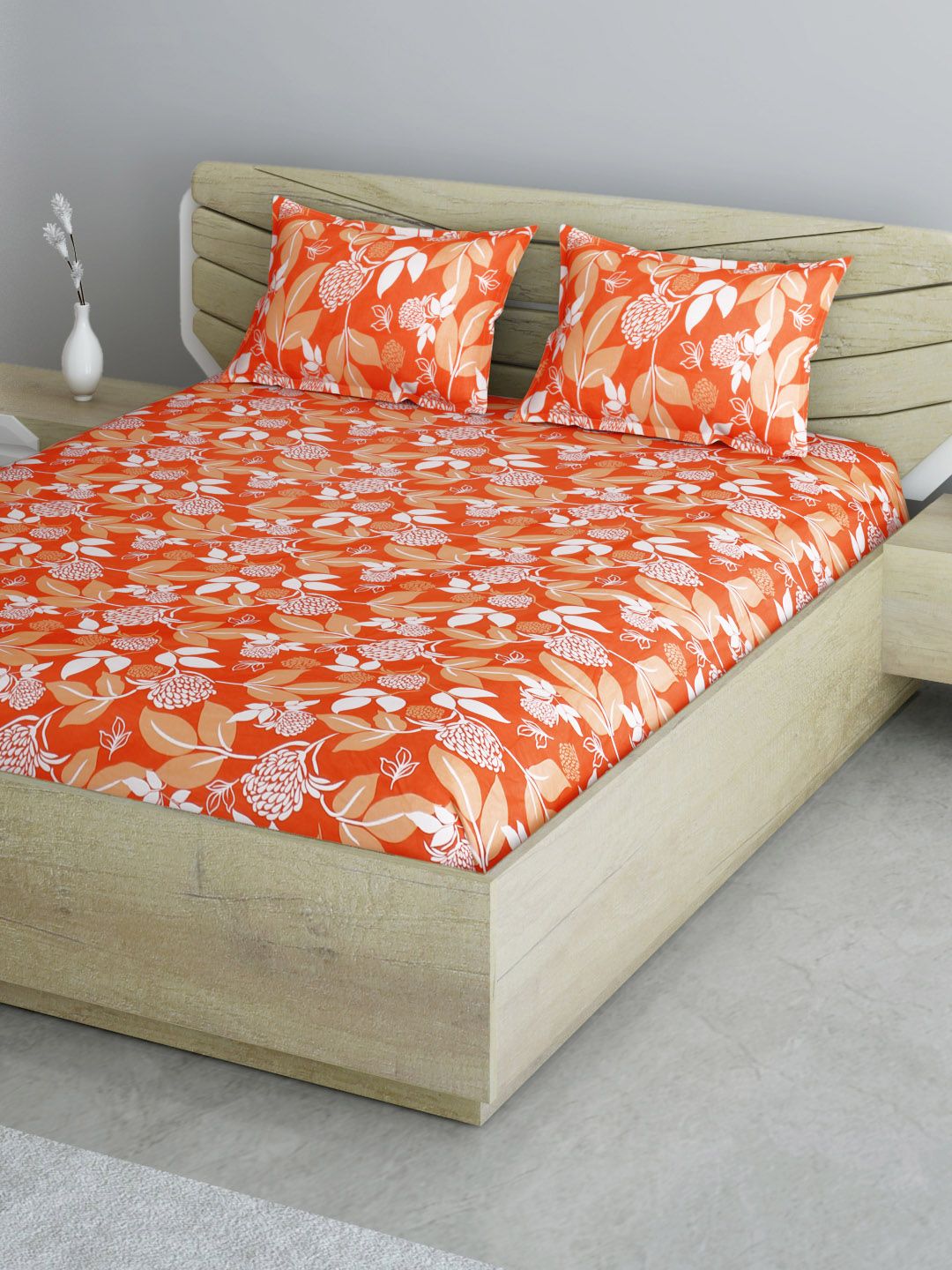 Aura Orange & White Floral 144 TC 120 GSM Queen Bedsheet with 2 Pillow Covers Price in India