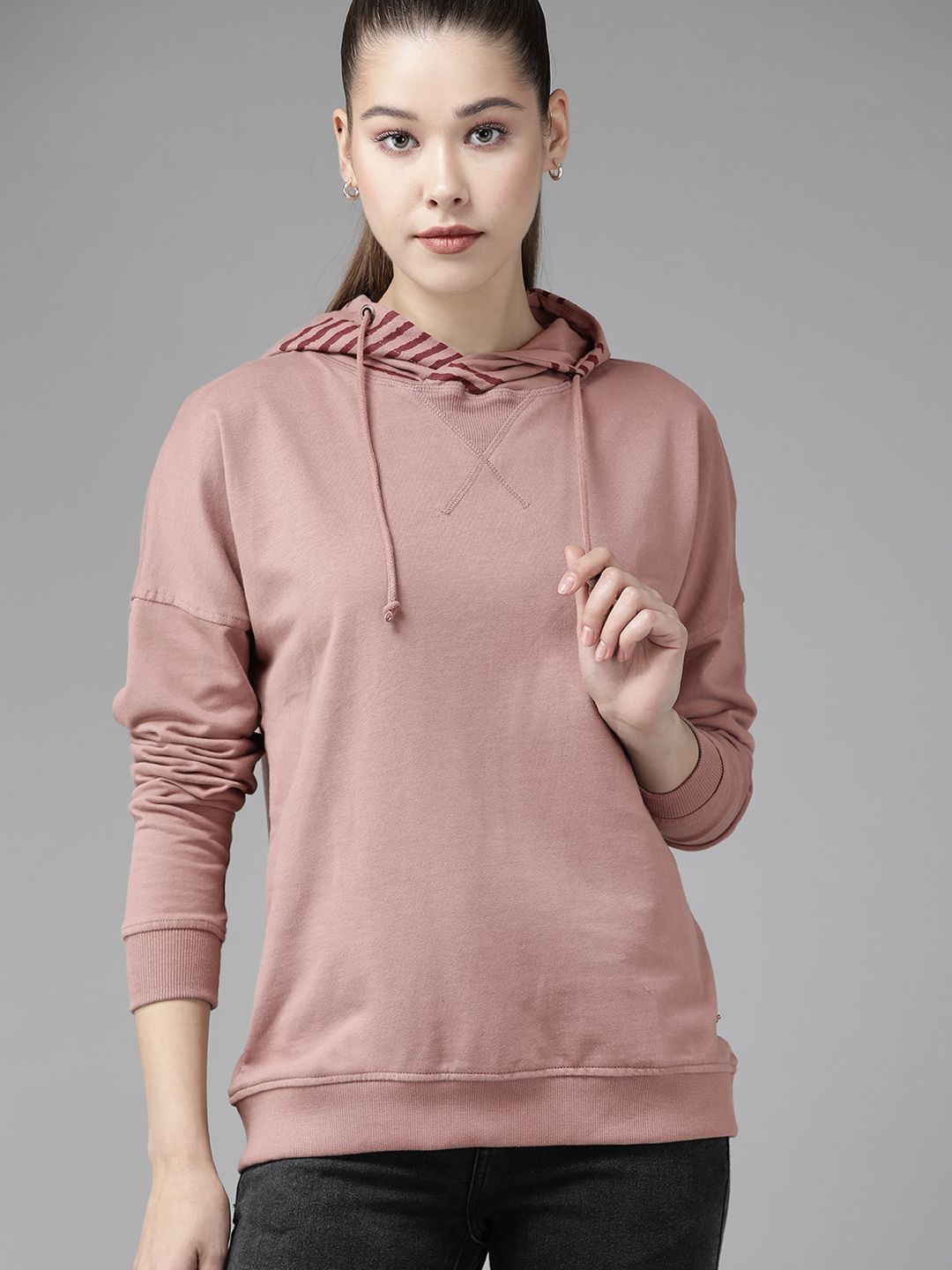 Roadster Women Mauve Solid Pure Cotton Hooded Sweatshirt Price in India
