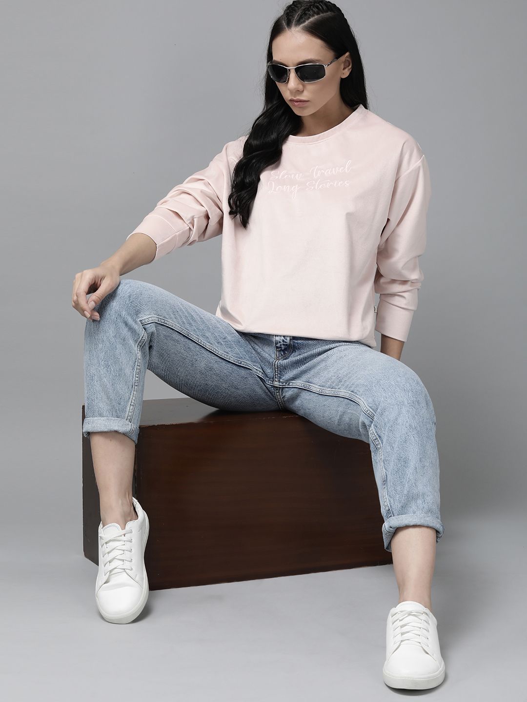 Roadster Women Pink Velour Embroidered Sweatshirt Price in India