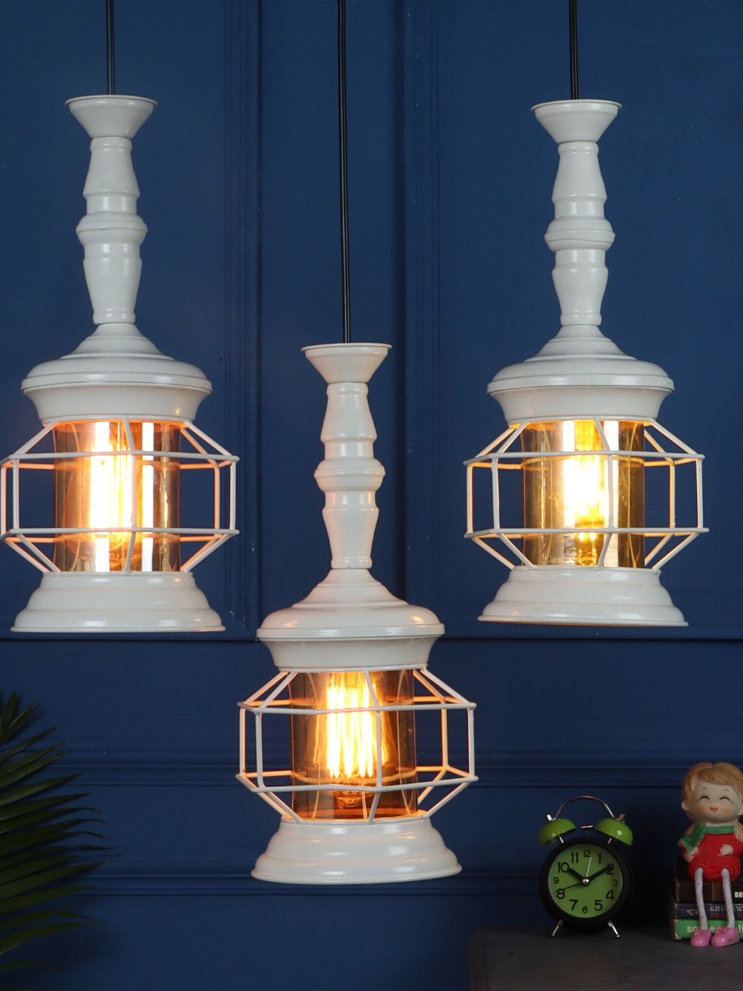 MFD HOME FURNISHING White & Gold-Toned Iron Quirky Cluster Light Price in India