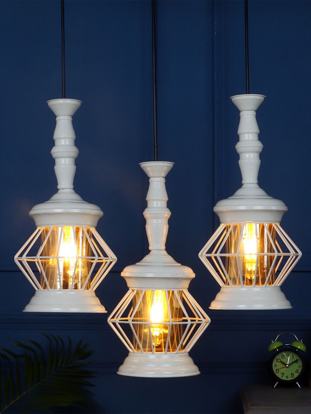 MFD HOME FURNISHING White & Gold-Toned Iron Quirky Cluster Lights Price in India