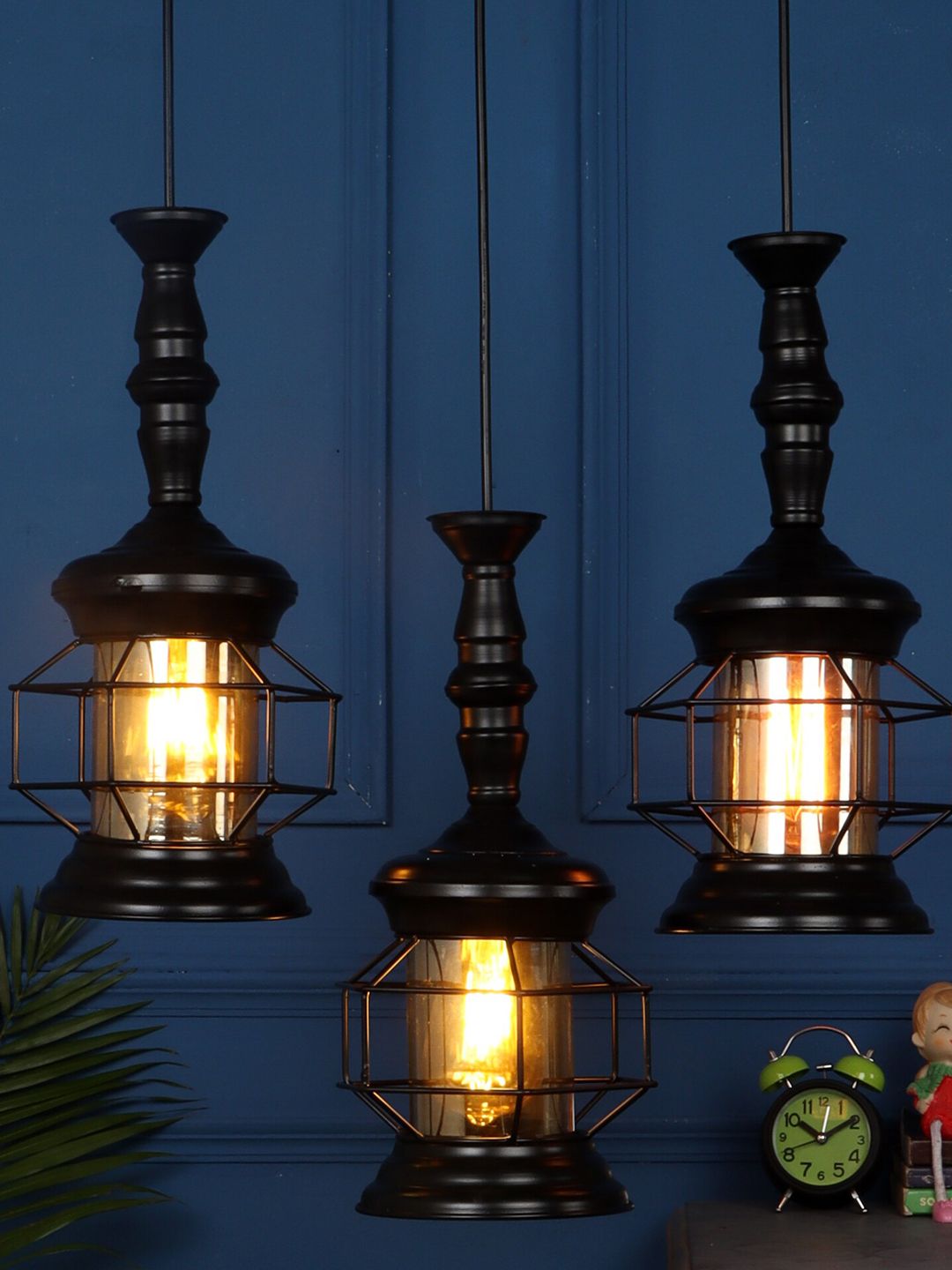 MFD HOME FURNISHING Black Iron Quirky Cluster Light Price in India