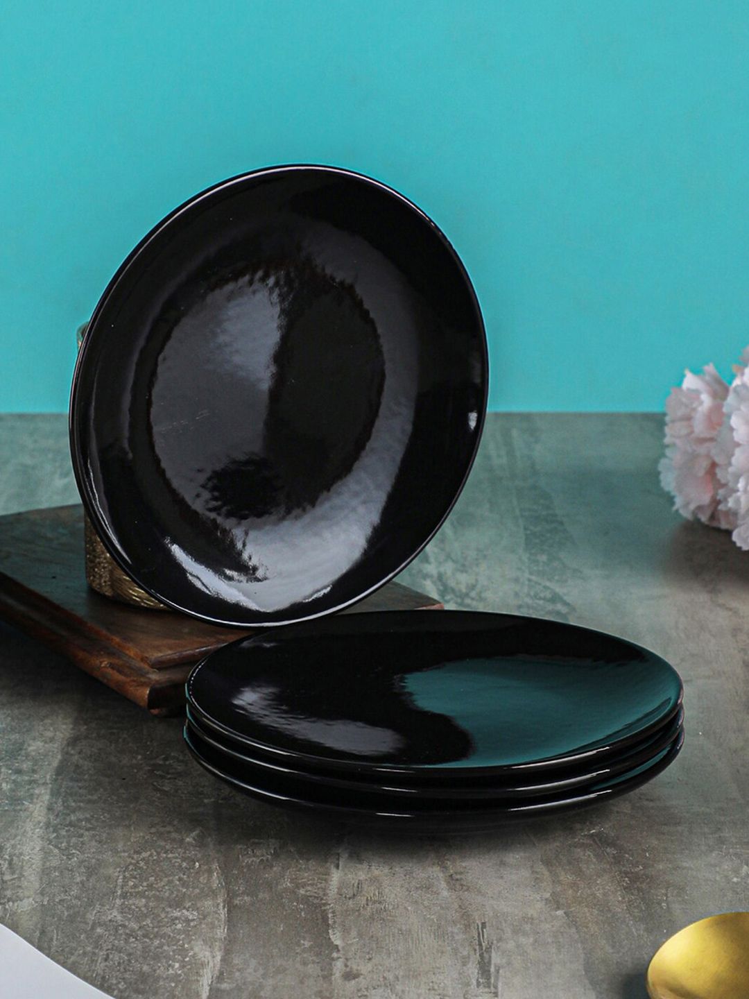 VarEesha Black 4 Pieces Handcrafted and Hand Painted Ceramic Glossy Plates Price in India