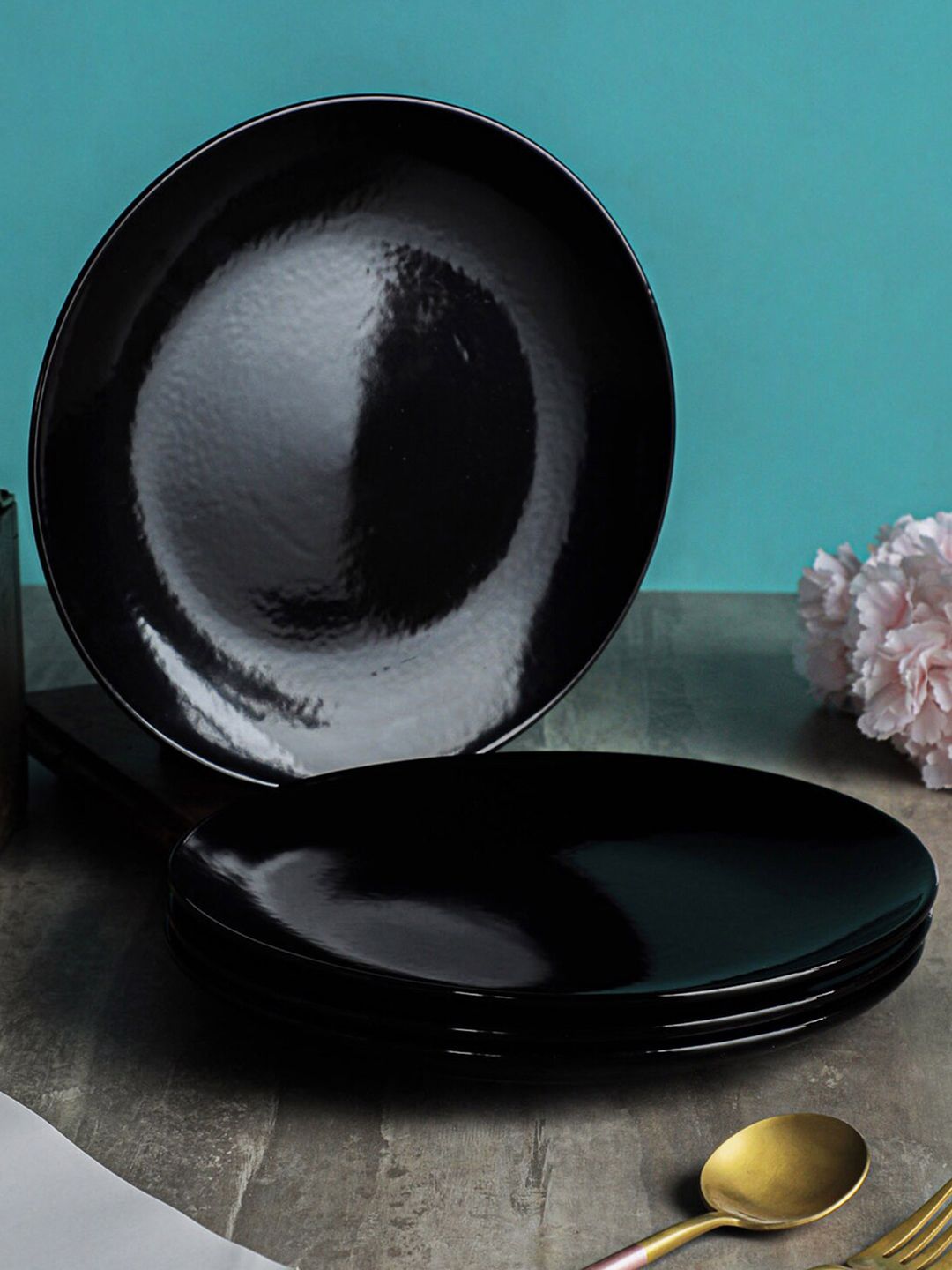 VarEesha Set Of 4 Black Handcrafted & Hand Painted Ceramic Glossy Dinner Plates Price in India