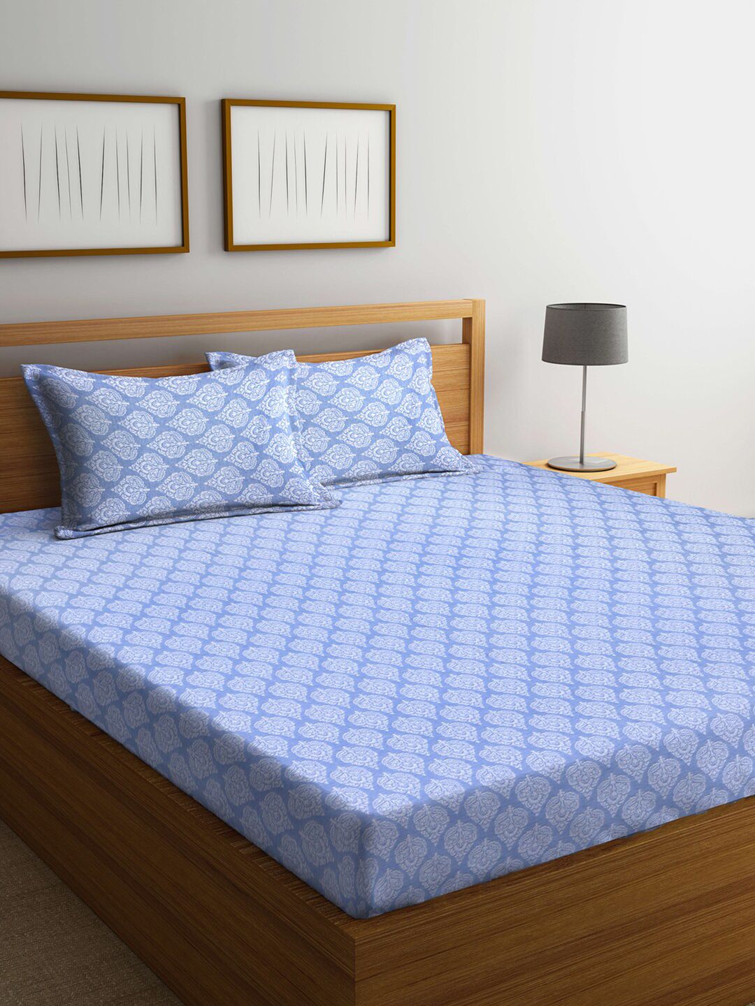 Arrabi Blue & White Ethnic Motifs 300 TC Cotton Super King Bedsheet With 2 Pillow Covers Price in India