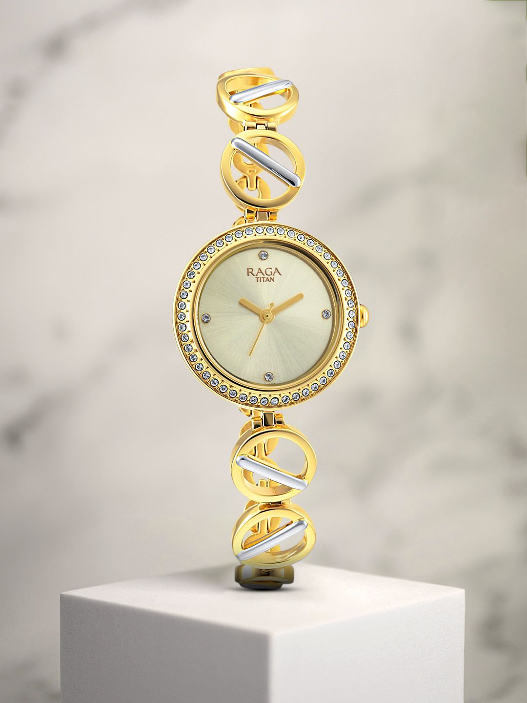 Titan Titan Raga Viva Quartz Analog With Silver Dial Watch For Women - Nt2643bm01