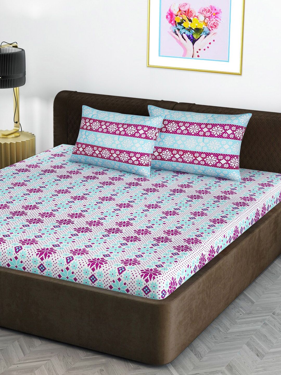 Divine Casa Off White & Pink Geometric 144 TC King Bedsheet with 2 Pillow Covers Price in India