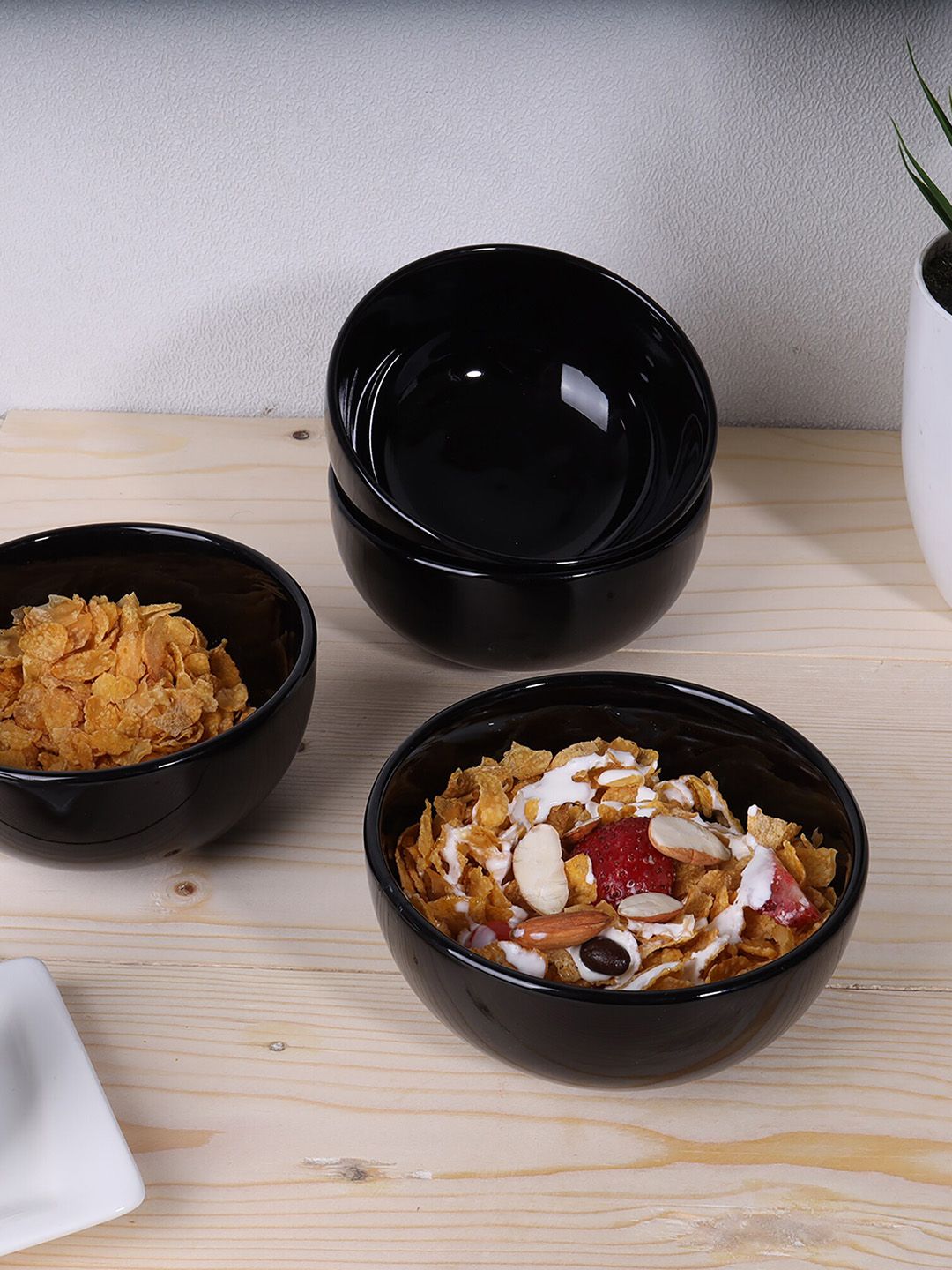 Ariane Set Of 4 Black Solid Bowls Price in India