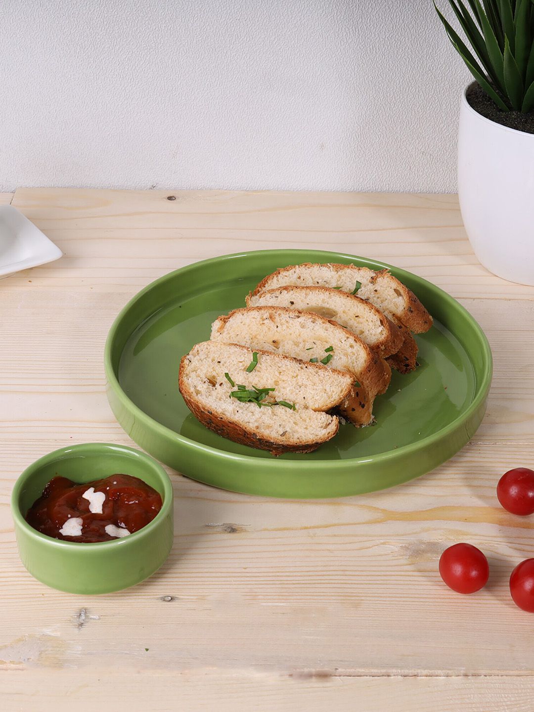 Ariane Green Solid Serving Platter & Dip Bowl Price in India