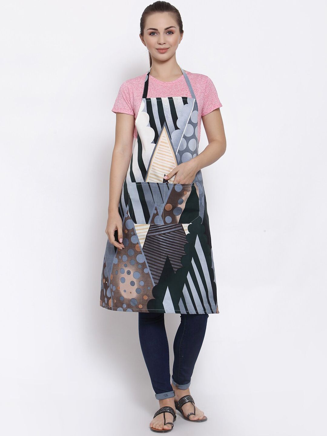 Arrabi Grey & Black Geometric TC Cotton Blend Apron with 2 Patch Pockets Price in India