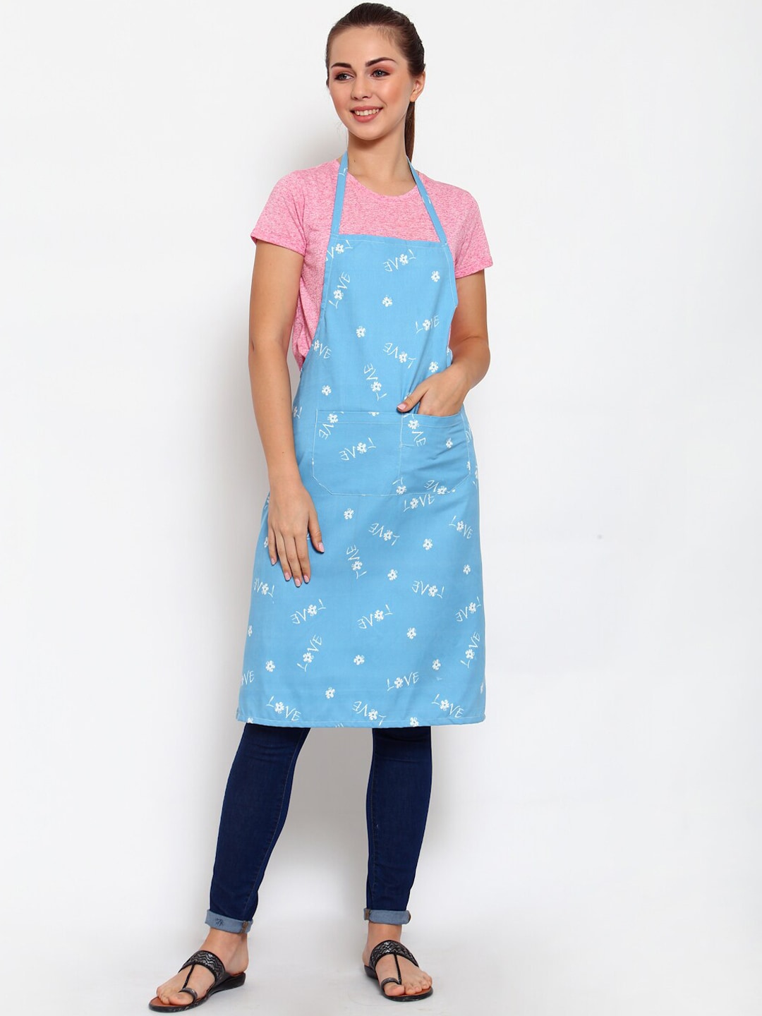 Arrabi Blue & White Floral TC Cotton Blend Apron with 2 Patch Pockets Price in India
